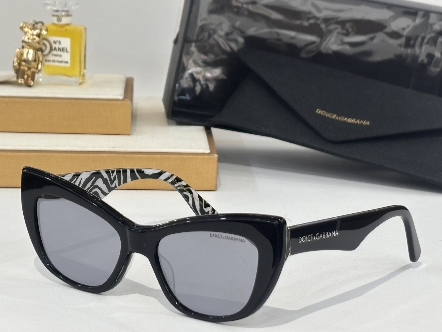  DOLCE & GABBAN*
MODEL：DG4417
SIZE：54口18-145
