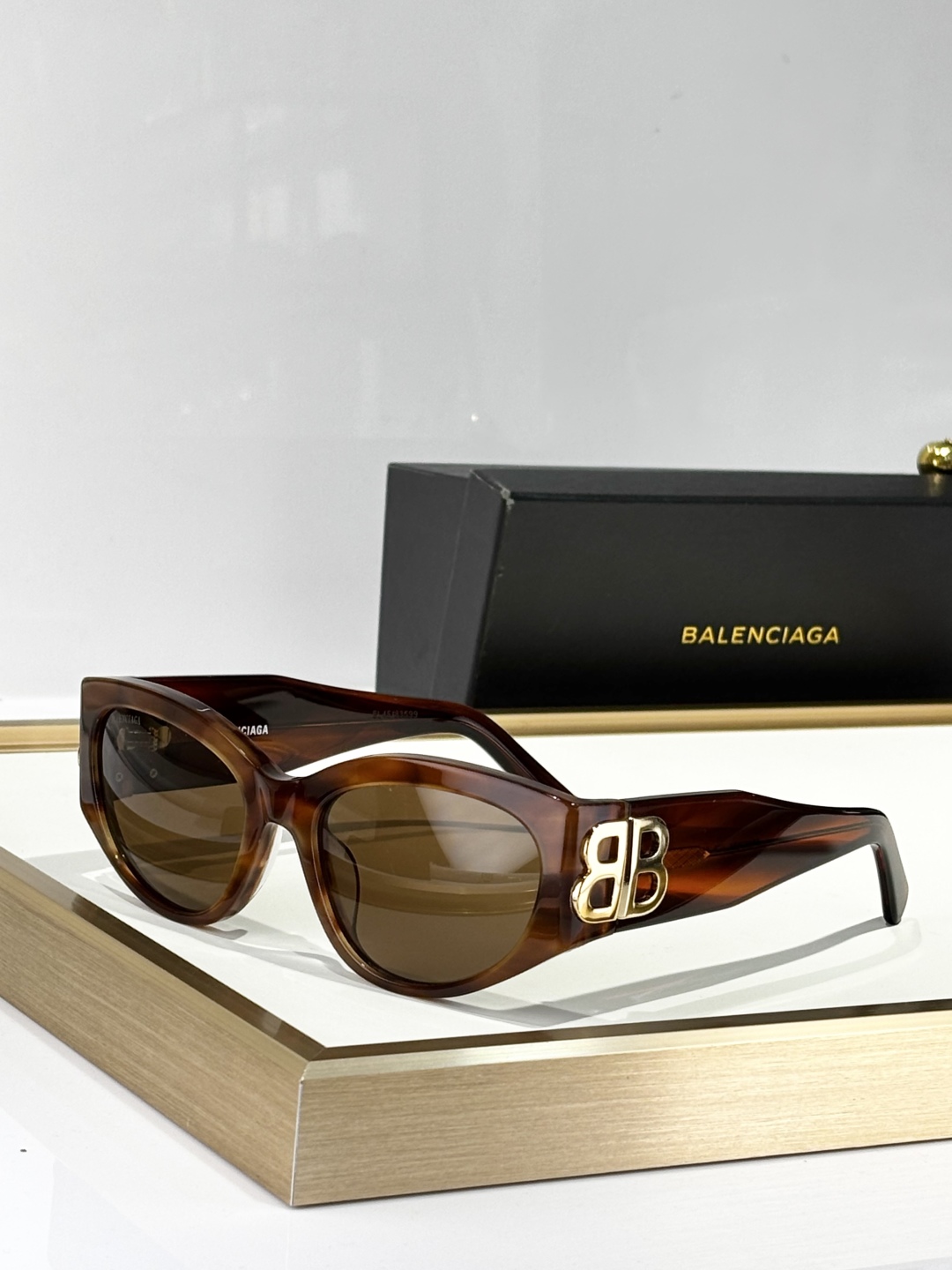  BALENCIAG* 𝐵𝑎𝑙𝑒𝑛𝑐𝑖𝑎𝑔𝑎
MODEL：BB0324SK
SIZE：55口19-135