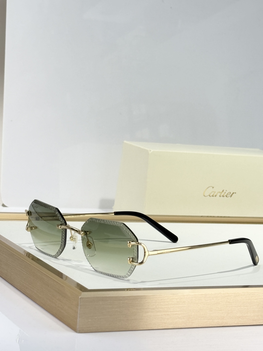  𝘾𝙖𝙧𝙩𝙞𝙚𝙧
MODEL：CT0092O
Size：55口18 135
  