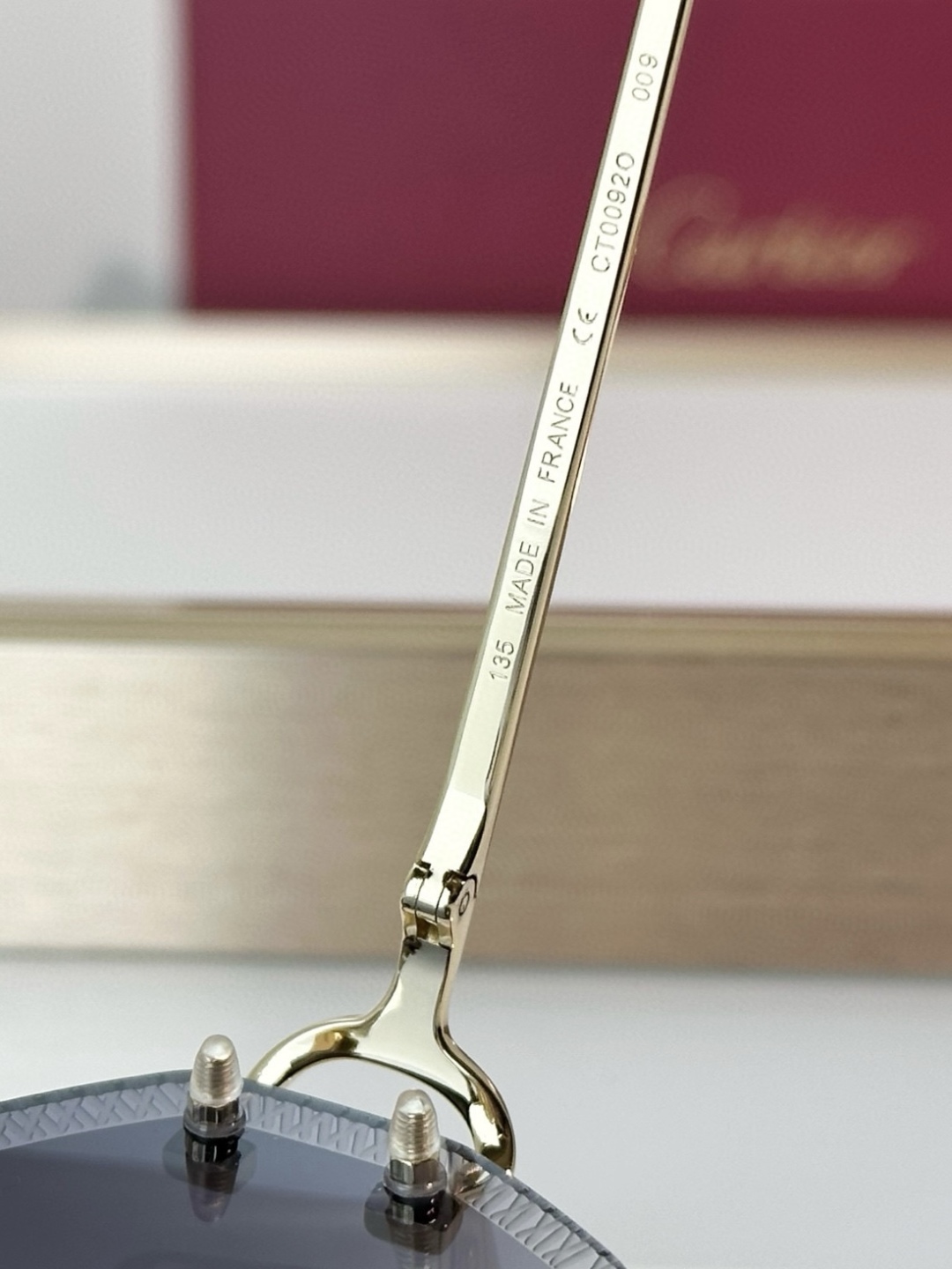  𝘾𝙖𝙧𝙩𝙞𝙚𝙧
MODEL：CT0092O
Size：55口18 135
  