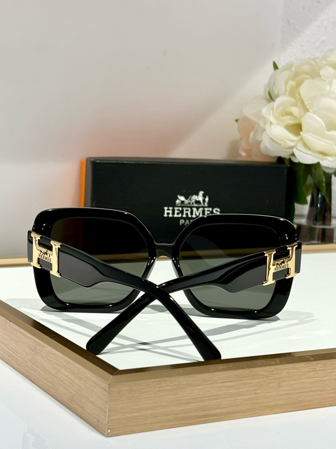  HERMES
经典款
MOD：HS1907
size：55-18-145
