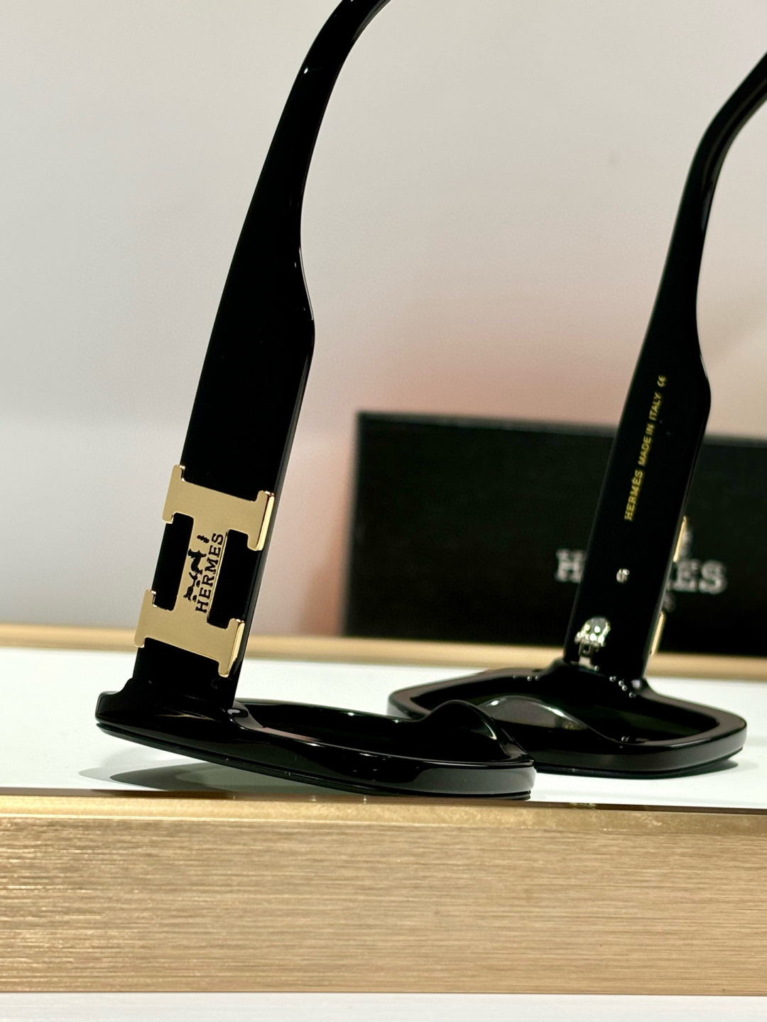  HERMES
经典款
MOD：HS1907
size：55-18-145
