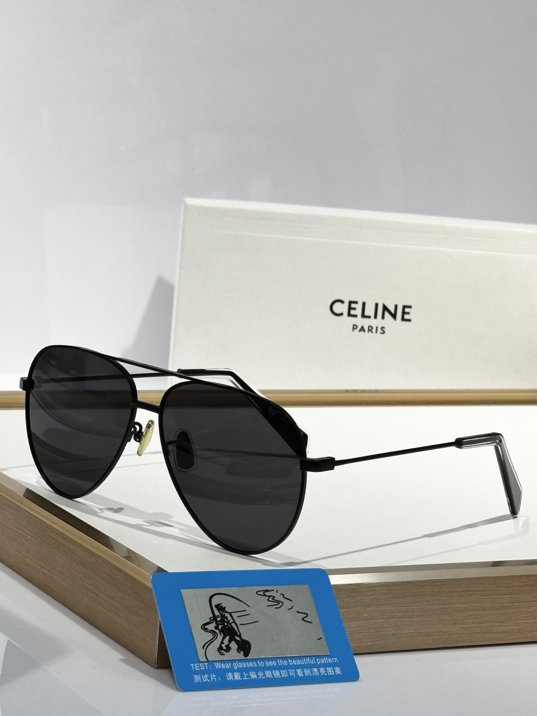  Aviator sunglasses
ToP quality 
Celin*
MODCL40062 
