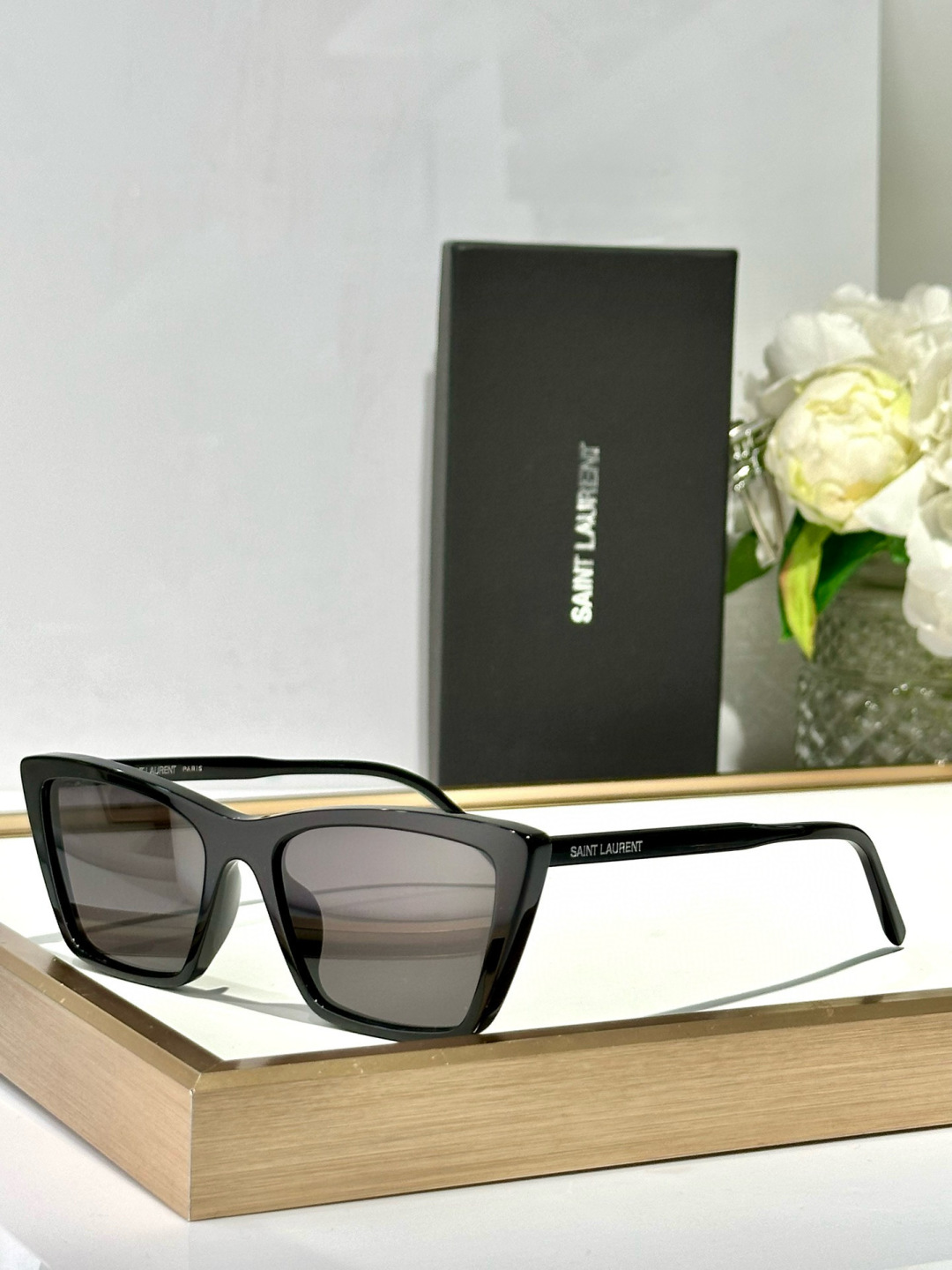  SAINT LAUREN*
ModelSL737
Size54口16-145

