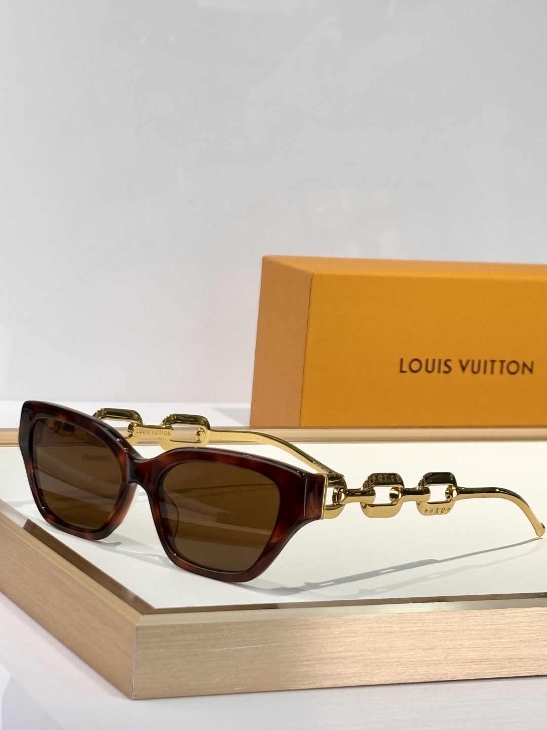  LOUIS VUITTO*
MODEL：Z1472E Z1473E Z1474E Z1476E Z14