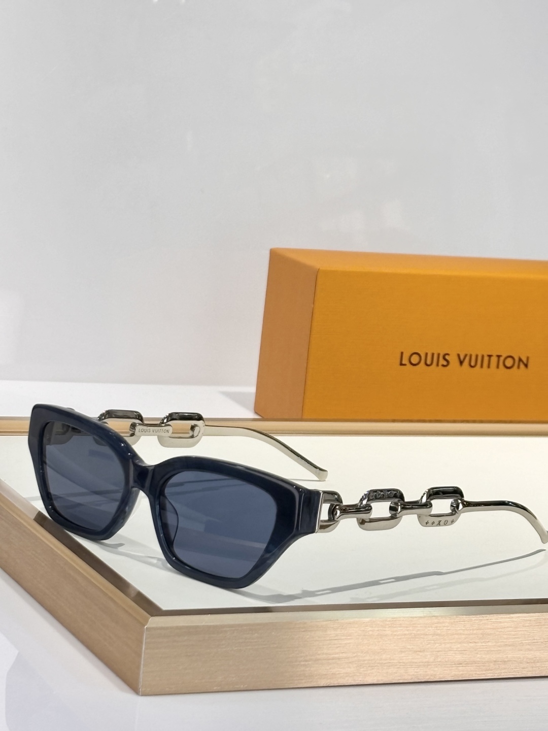  LOUIS VUITTO*
MODEL：Z1472E Z1473E Z1474E Z1476E Z14