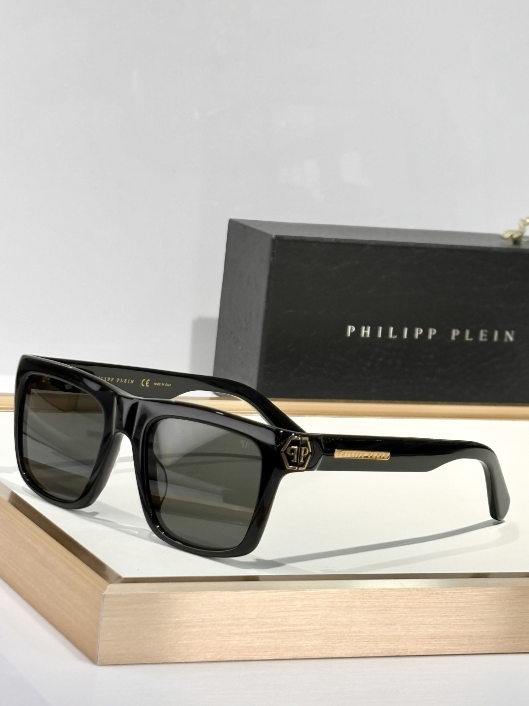 PHILIPP PLEIN
MODSP
Size52口21
