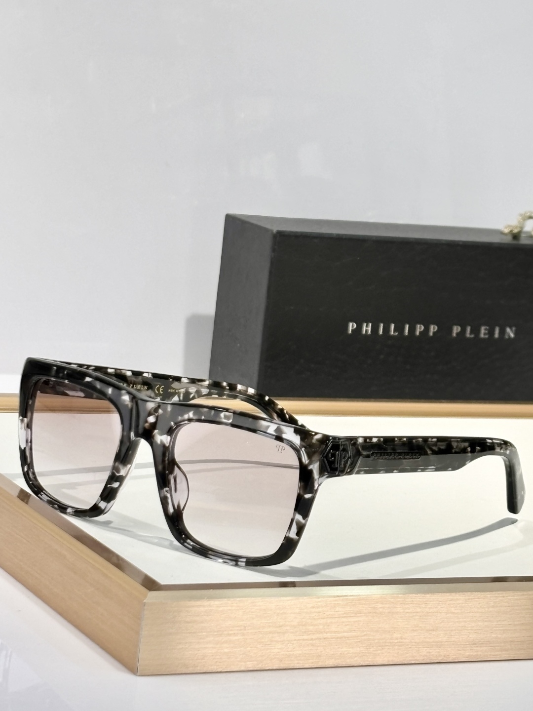 PHILIPP PLEIN
MODSP
Size52口21
