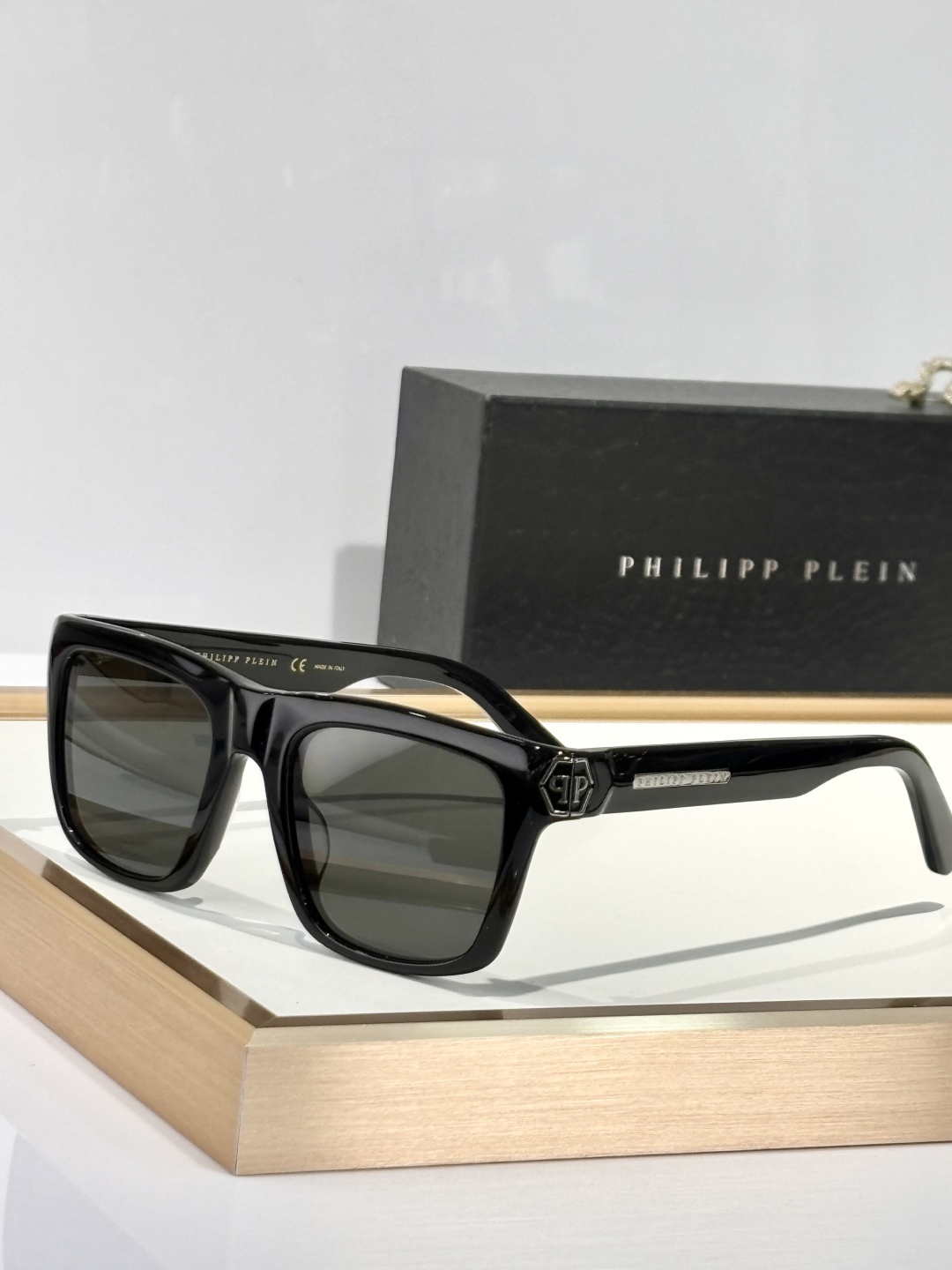PHILIPP PLEIN
MODSP
Size52口21
