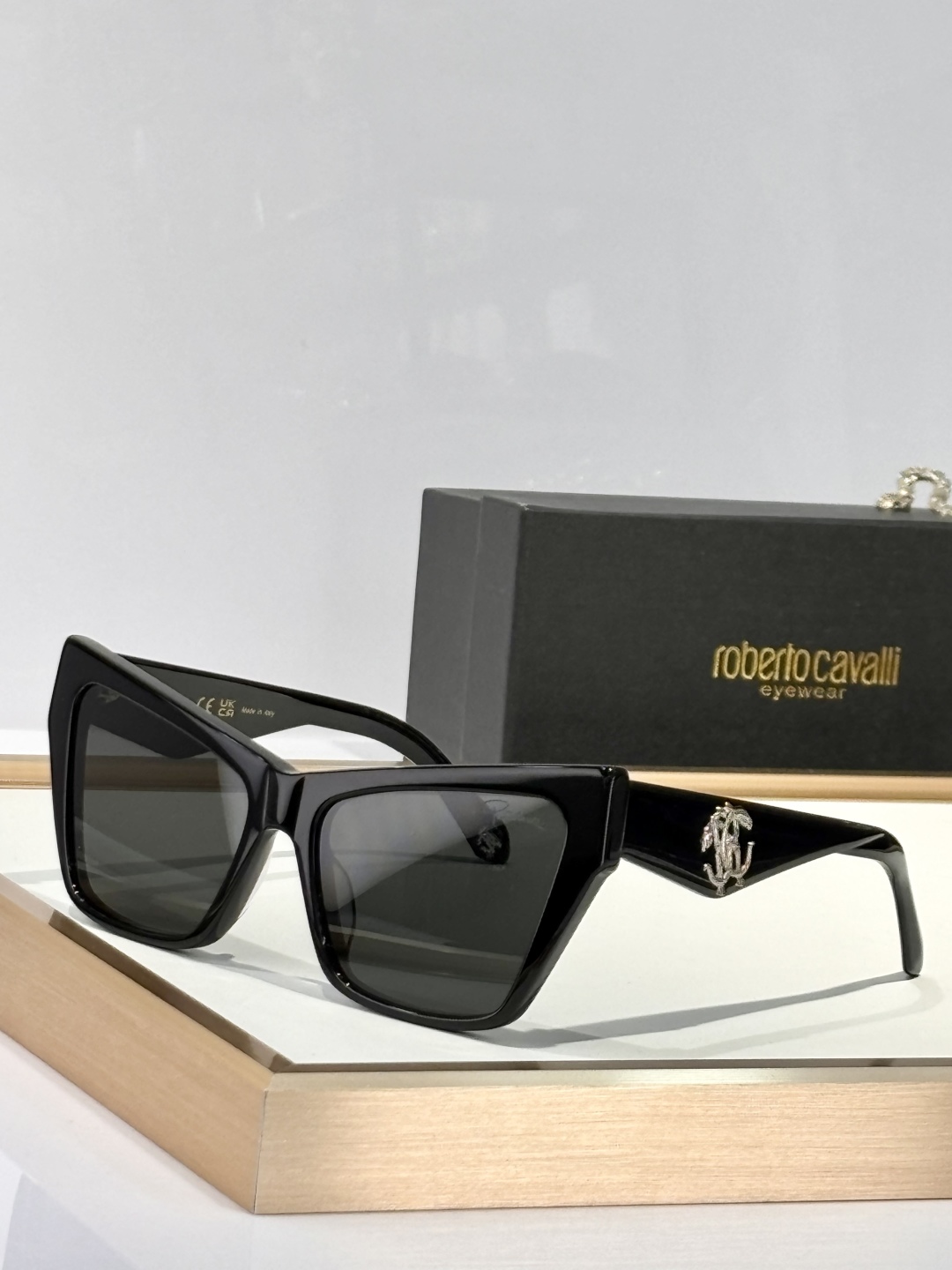  roberto cavalli
MOD：SRC 114
Size：58口18 140
