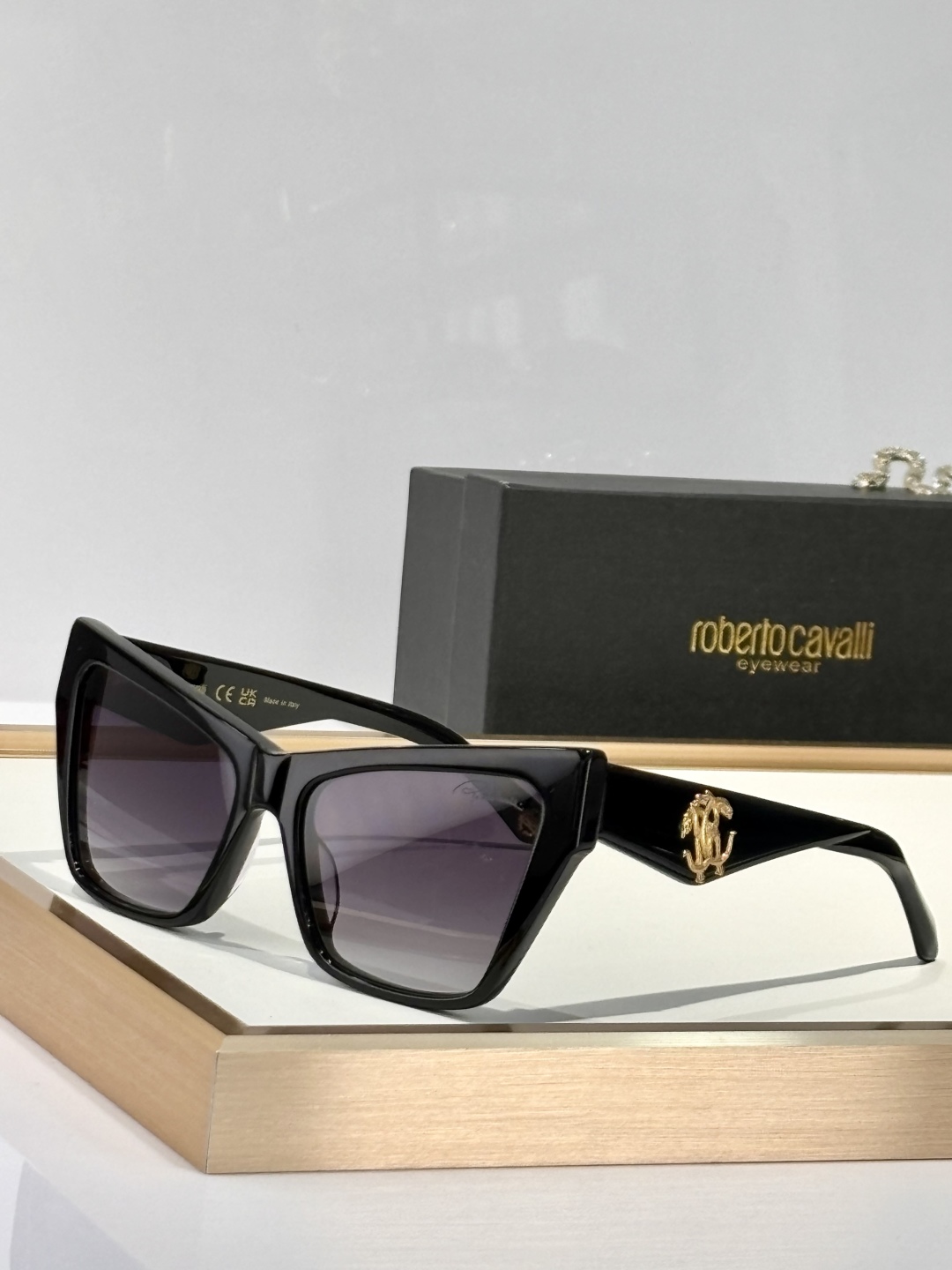  roberto cavalli
MOD：SRC 114
Size：58口18 140
