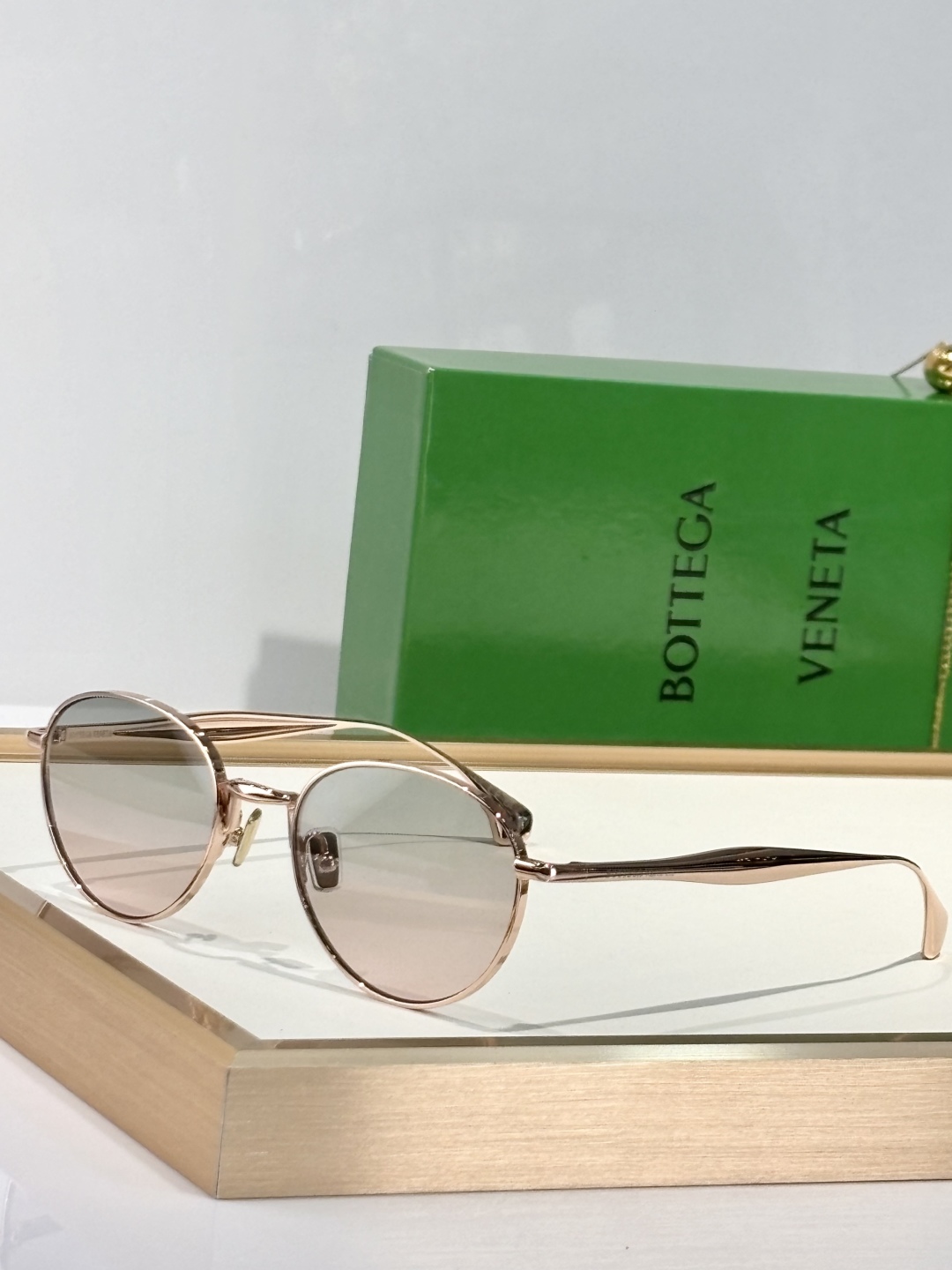  Bottega Veneta
MODEL：BV1396S
SIZE：55口22-140
