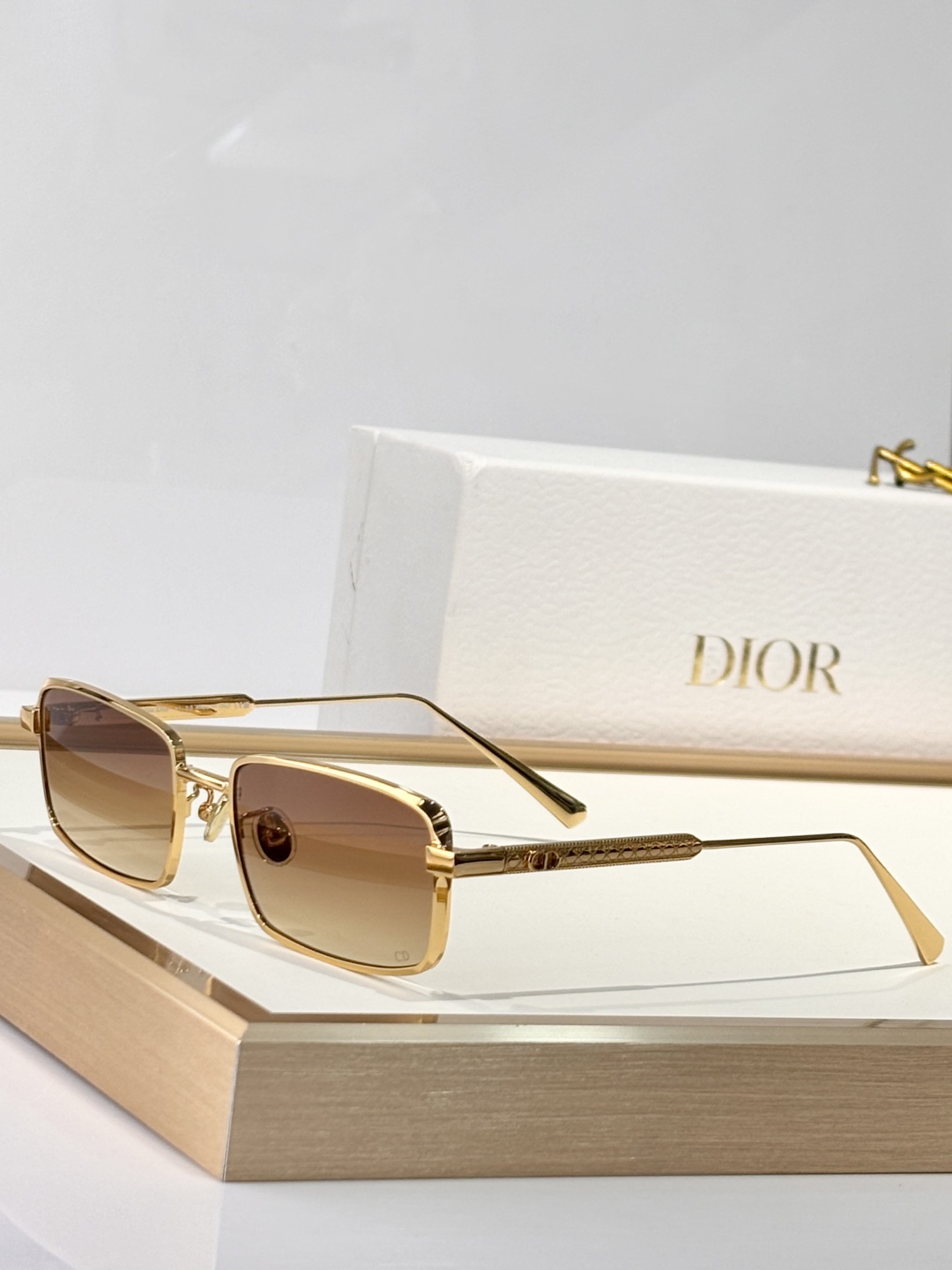 DIOR
MODS2U
Size55口18 140

