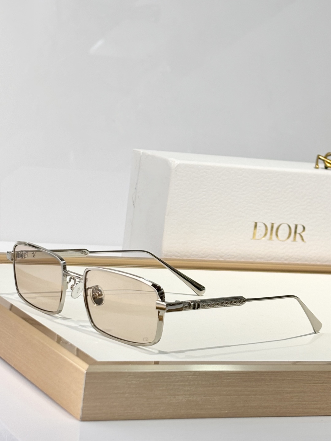  DIOR
MODS2U
Size55口18 140
