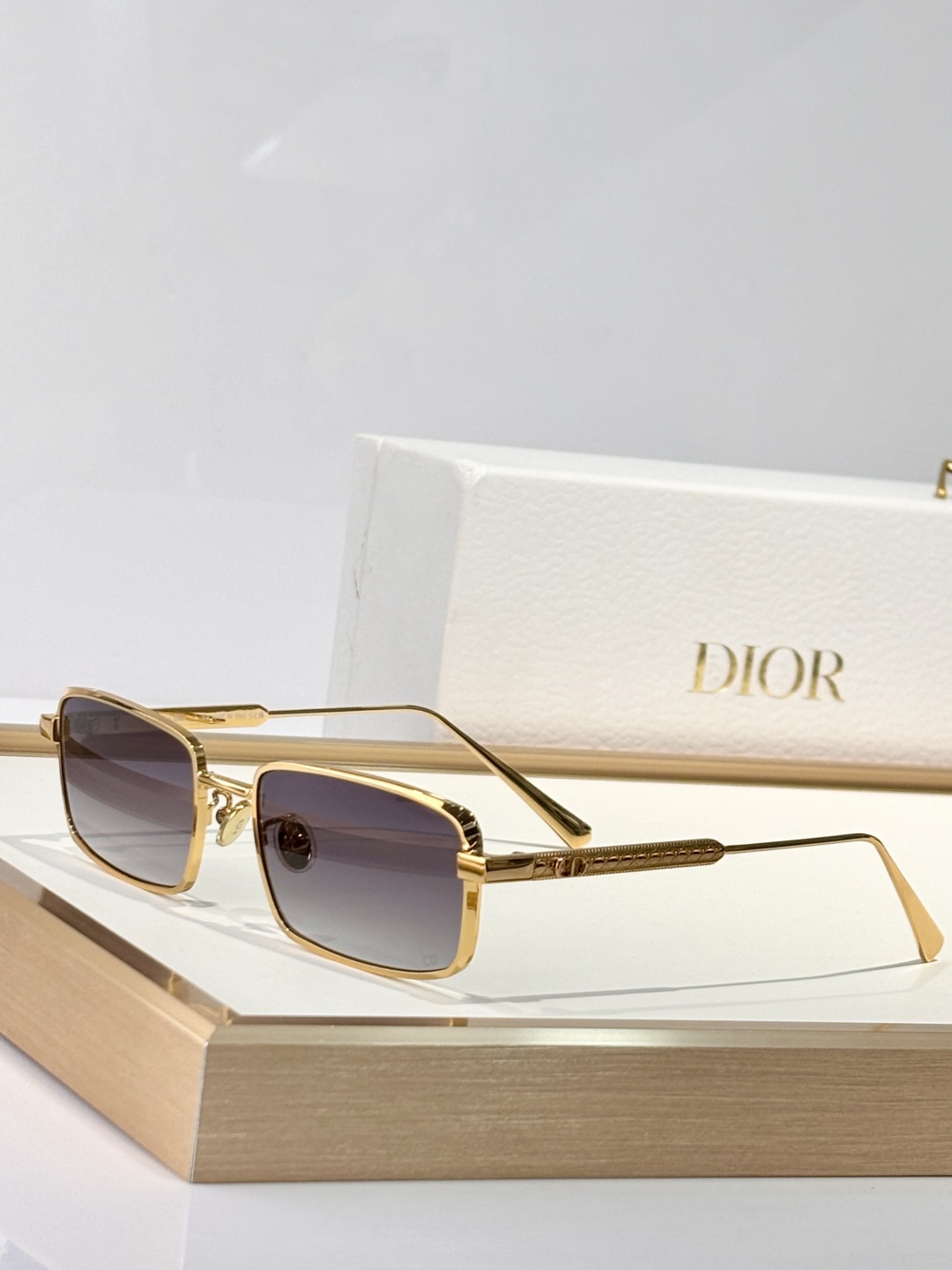  DIOR
MODS2U
Size55口18 140
