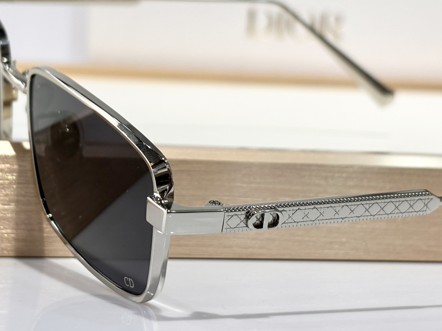  DIOR
MODS2U
Size55口18 140
