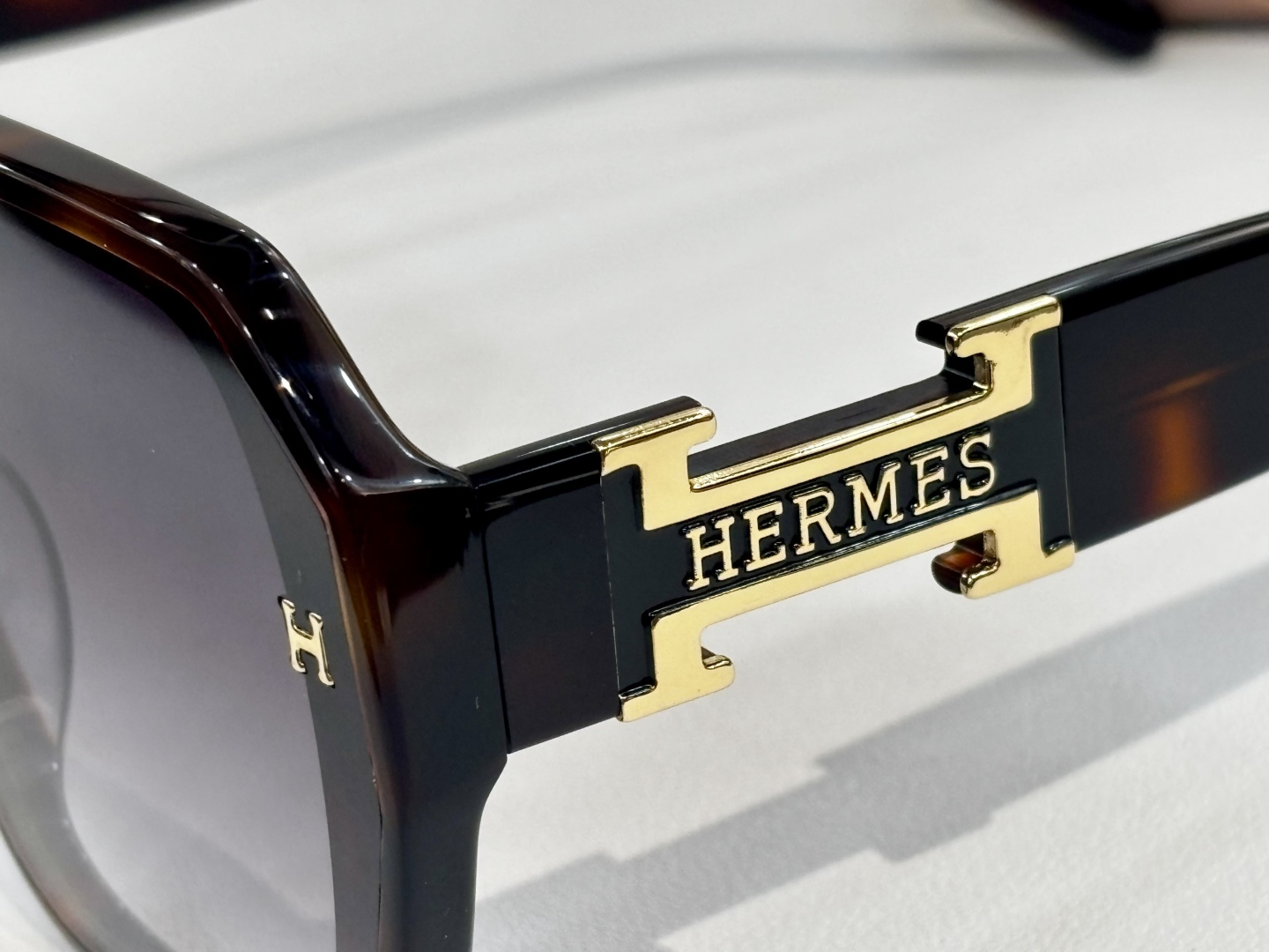  HERMES
经典款
MOD：HS1906
size：56-20-145
