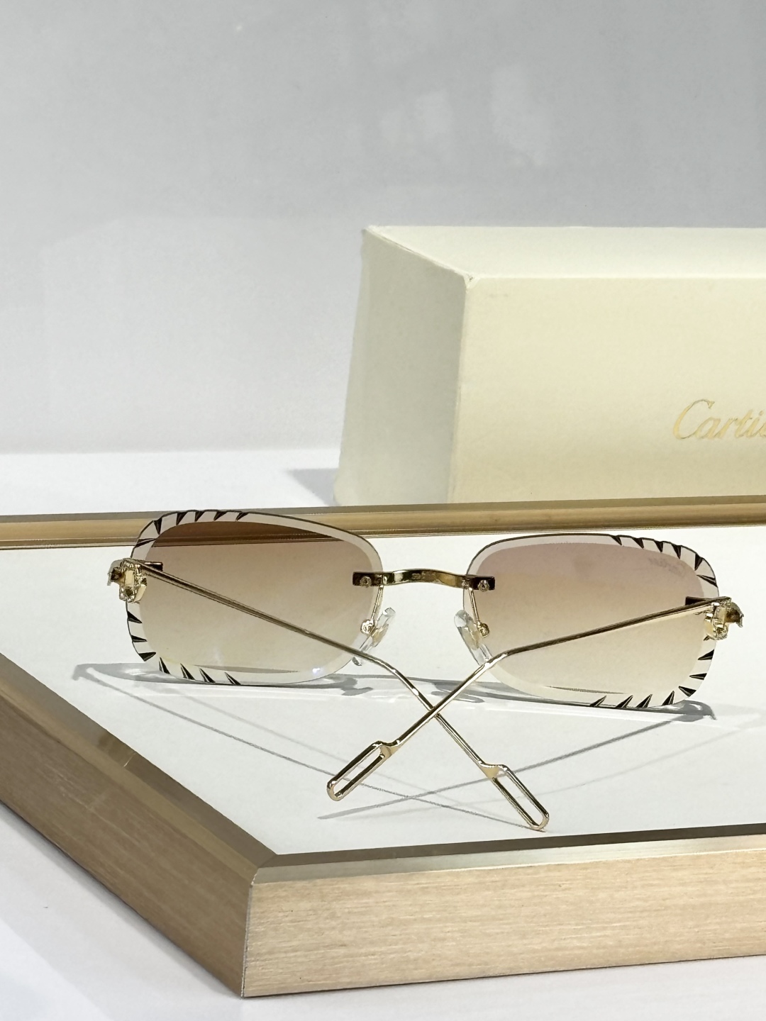  Cartier
MOD：CT01620
Size：59口18 145
