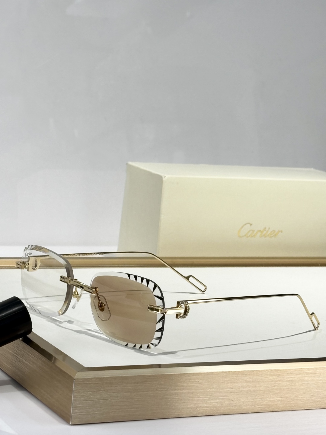  Cartier
MOD：CT01620
Size：59口18 145

