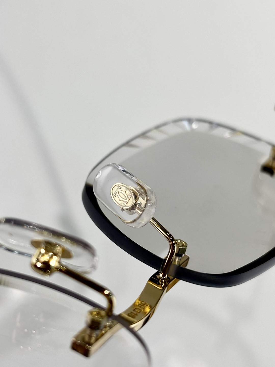  Cartier
MOD：CT01620
Size：59口18 145

