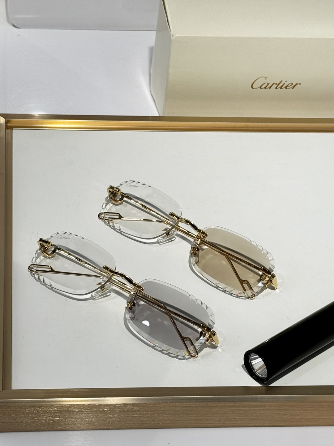  Cartier
MOD：CT01620
Size：59口18 145

