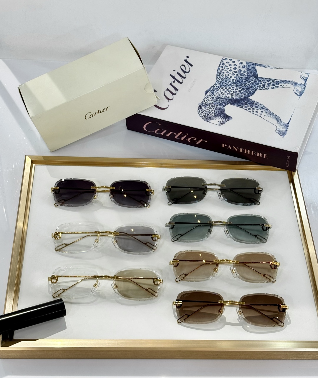 Cartier
MOD：CT01620
Size：59口18 145
变色： 

