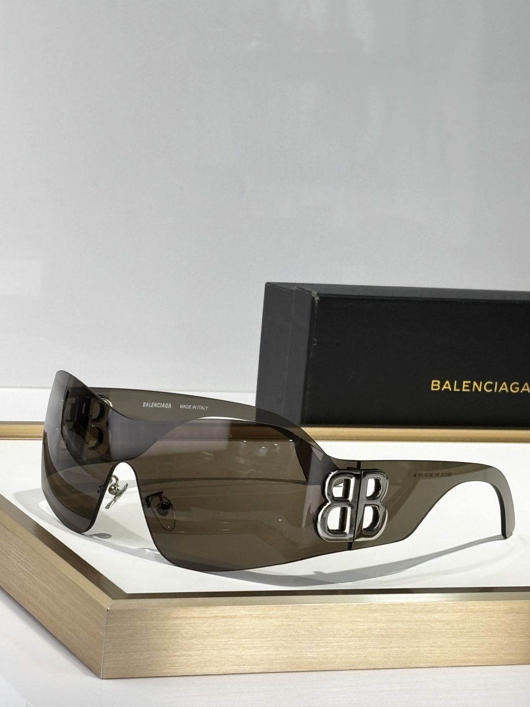  Oversized 
BALENCIAGA
SIZE99口01-115

