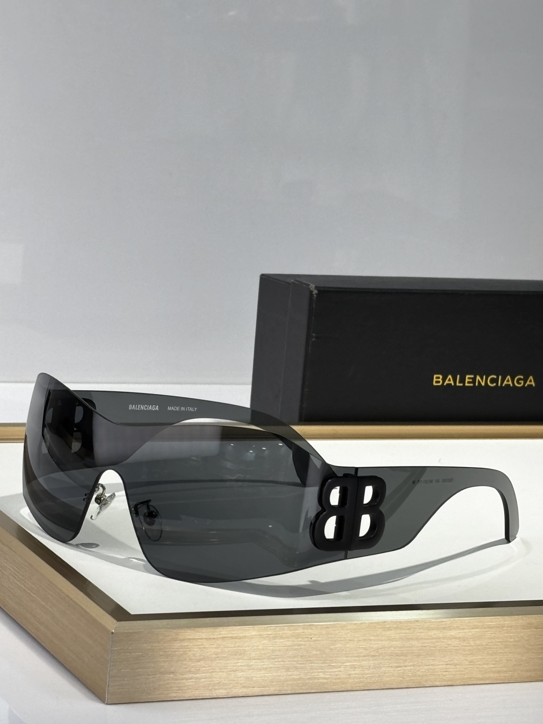  Oversized 
BALENCIAGA
SIZE99口01-115


