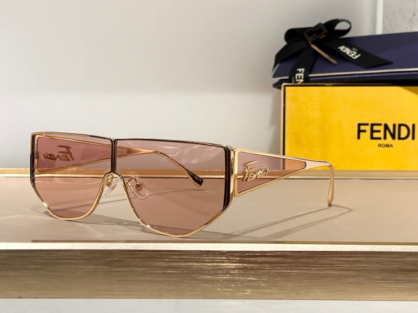  Oversized 
Fendi Disco
ModFF M0093/S 
SIZE70-2-150

