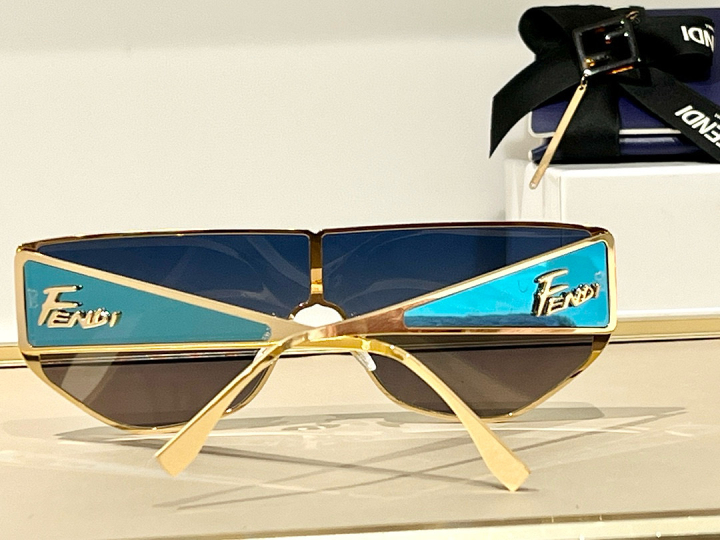  Oversized 
Fendi Disco
ModFF M0093/S 
SIZE70-2-150
