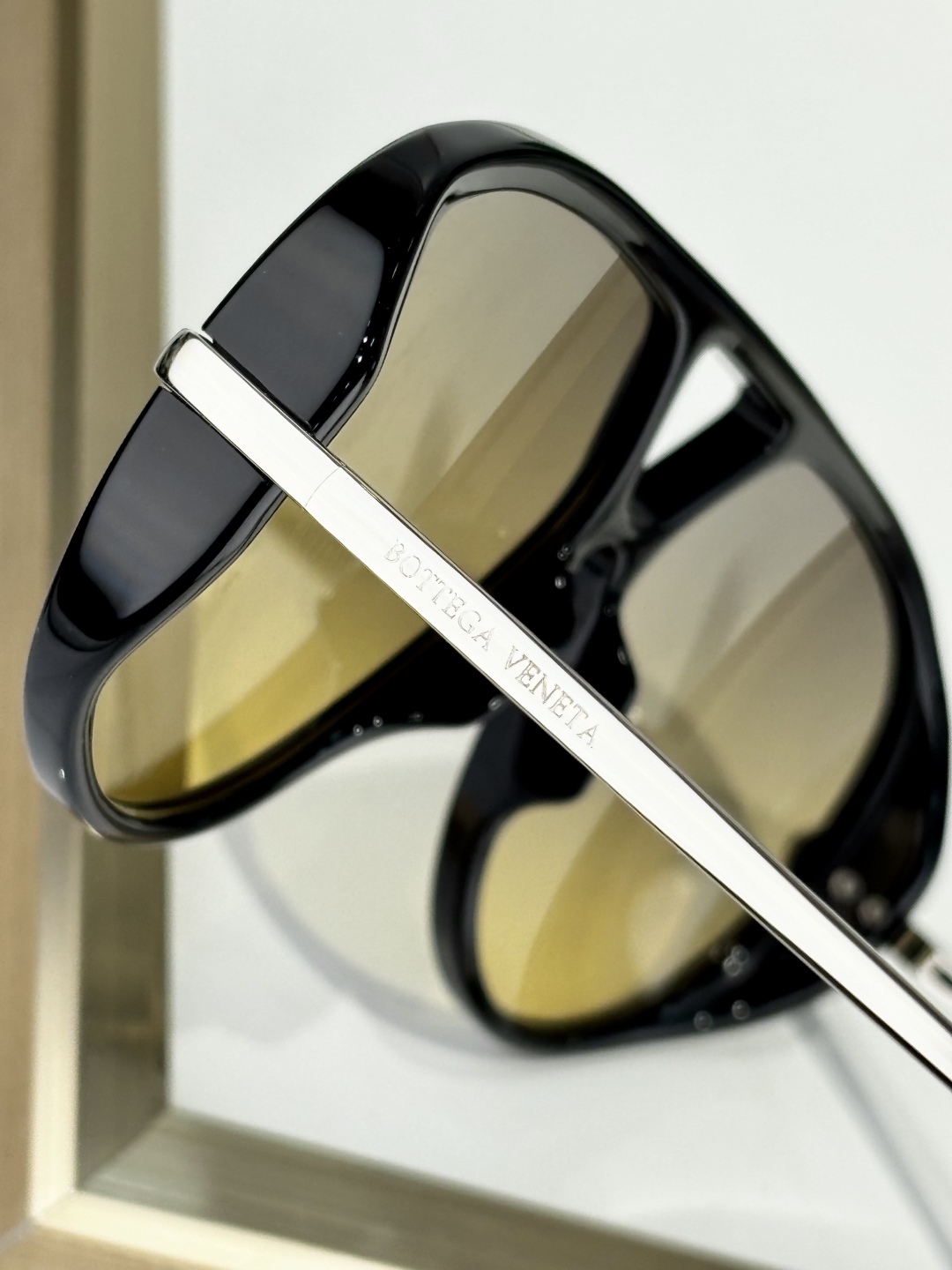  BOTTE VENETA
飞行员款式
ModBV1274 /1273
DroP Aviator
上脸舒