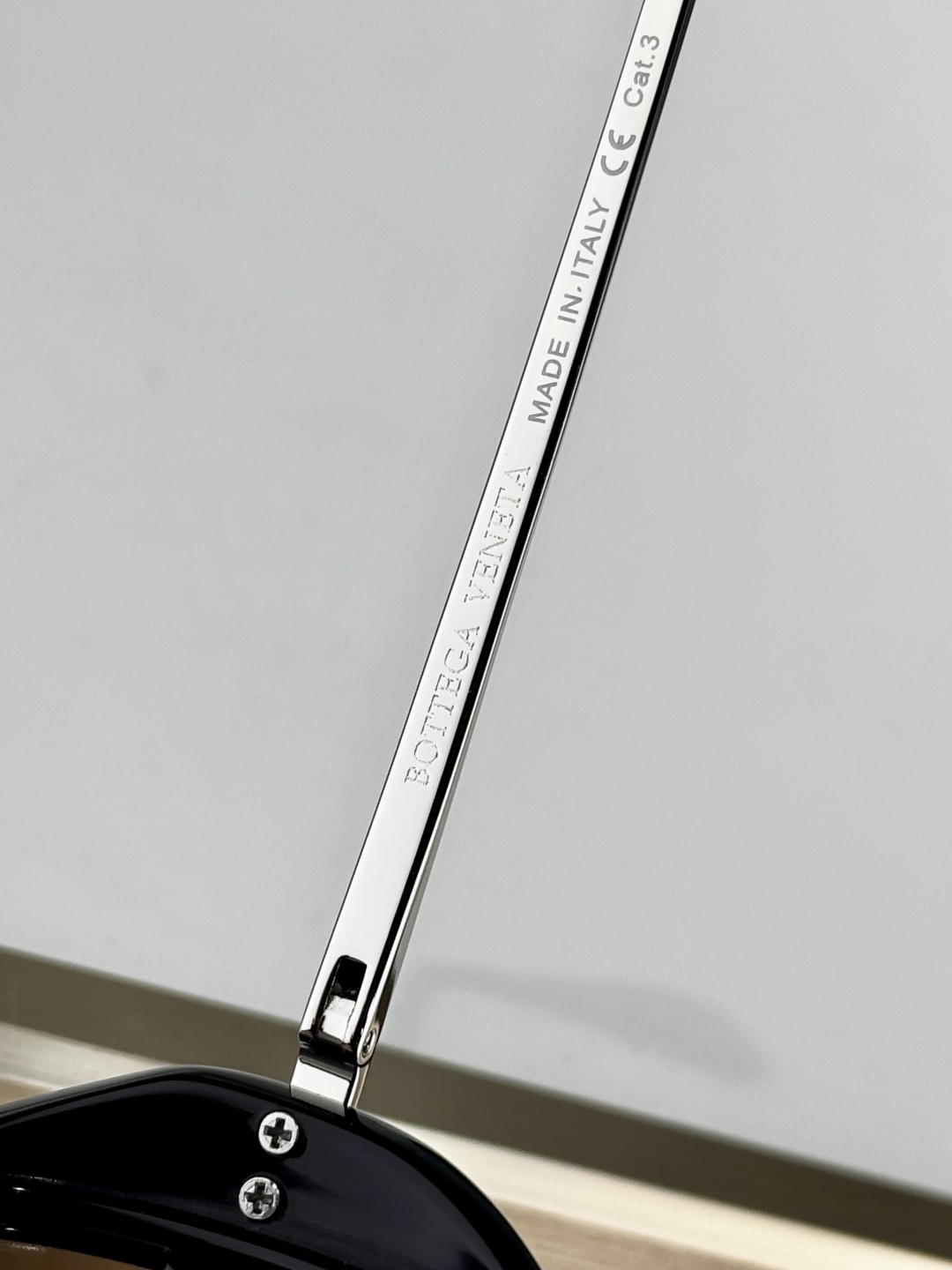  BOTTE VENETA
飞行员款式
ModBV1274 /1273
DroP Aviator
上脸舒