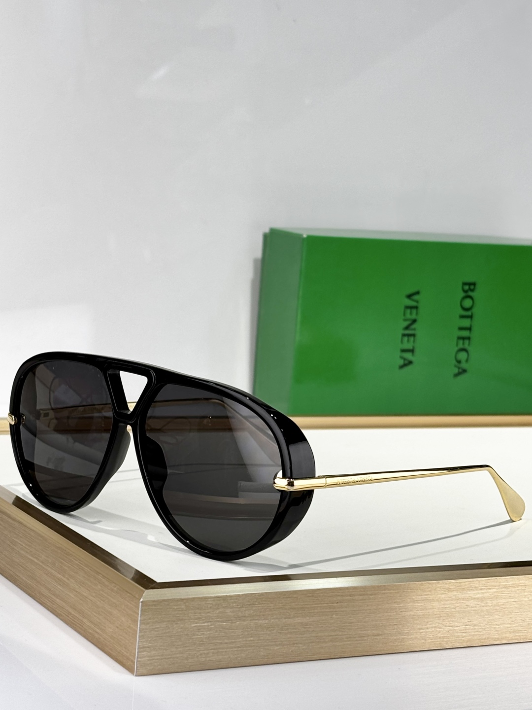  BOTTE VENETA
飞行员款式
ModBV1274 /1273
DroP Aviator
上脸舒