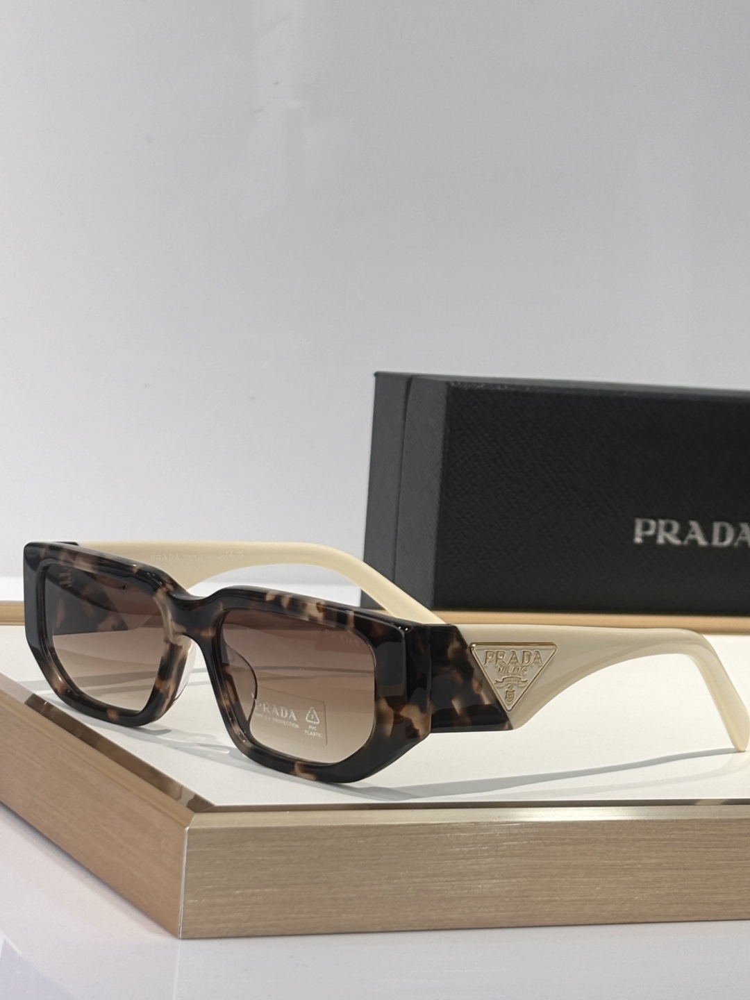  高版到✔️
ToP quality 
秒杀市面所有版本 
PRAD*SPR09Z
Size  54口1