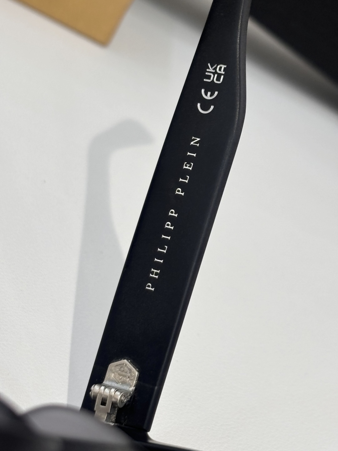  PHILIPP PLEI* 菲利普.普莱恩～
TOP QUALITY
-镭射印字抹油
-加厚板材
MO