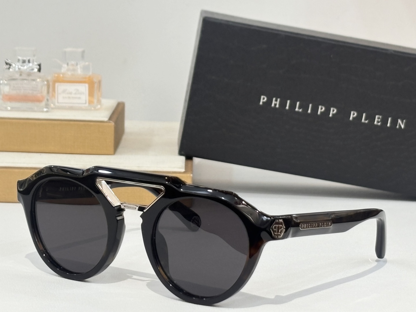  PHILIPP PLEI* 菲利普.普莱恩～
TOP QUALITY
MODEL：045
SIZE：5
