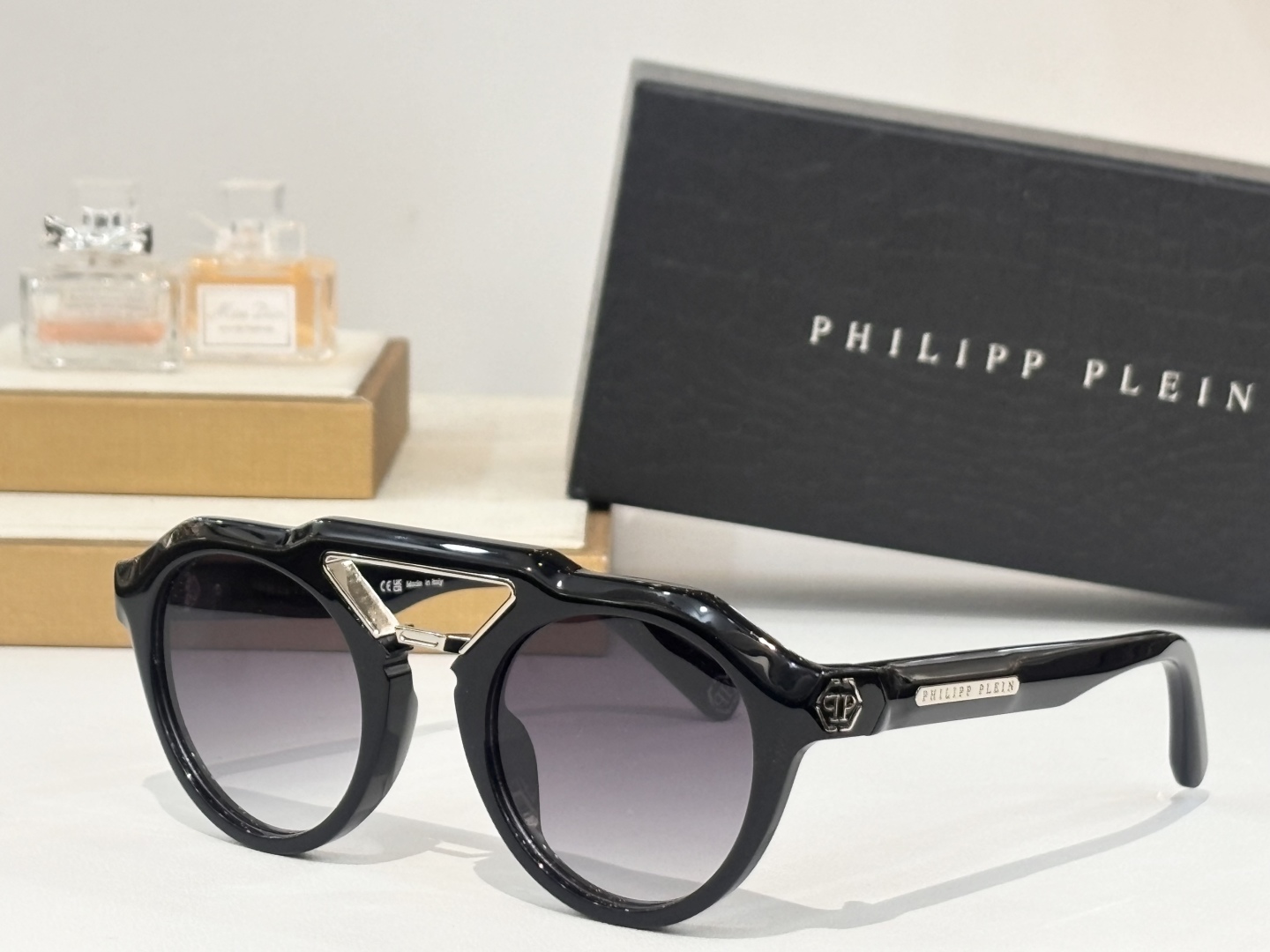  PHILIPP PLEI* 菲利普.普莱恩～
TOP QUALITY
MODEL：045
SIZE：5