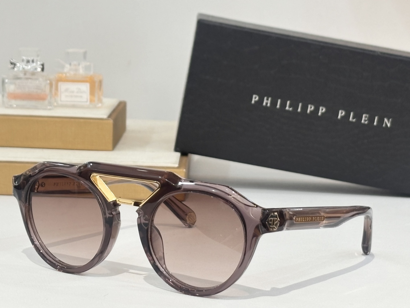  PHILIPP PLEI* 菲利普.普莱恩～
TOP QUALITY
MODEL：045
SIZE：5