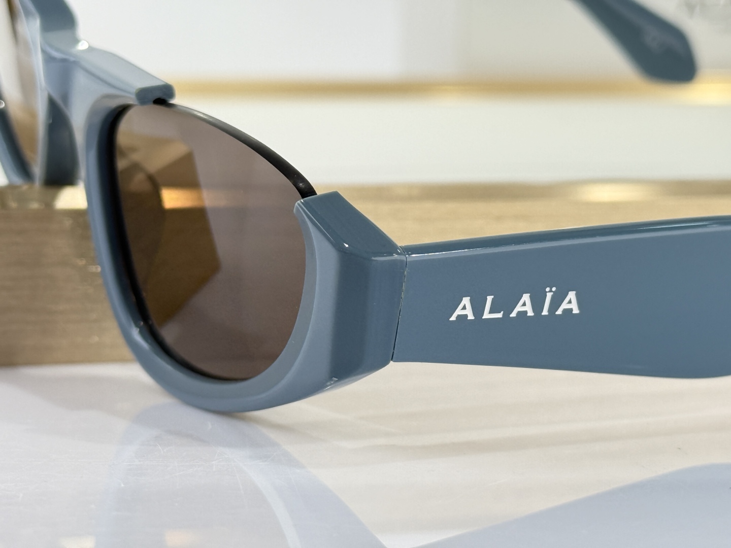  ToP quality 
ALAIA
时间单品 
MOD：AA0076S
SIZE：57-17-145