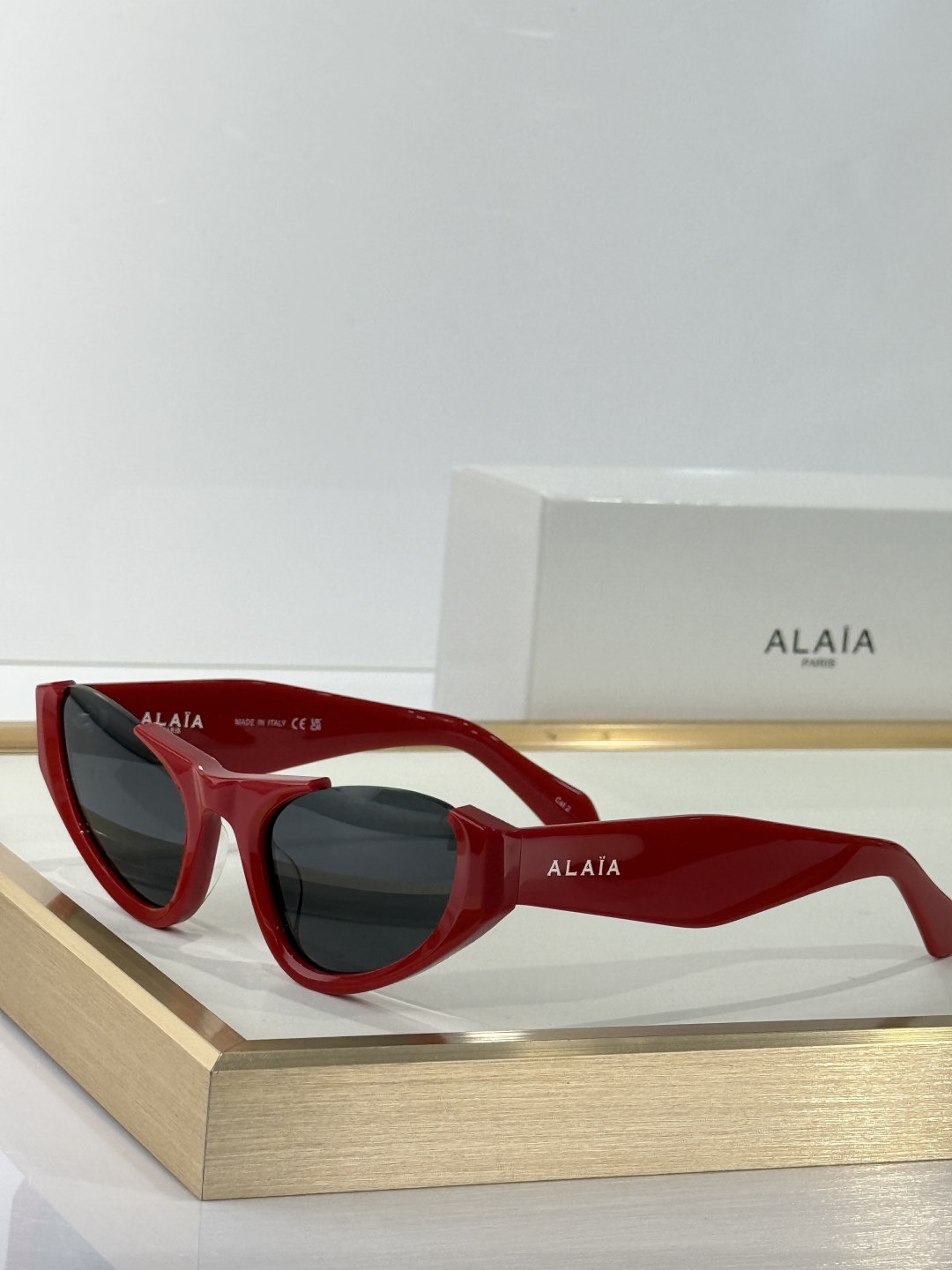  ToP quality 
ALAIA
时间单品 
MOD：AA0076S
SIZE：57-17-145