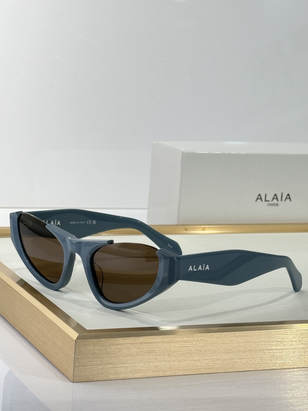  ToP quality 
ALAIA
时间单品 
MOD：AA0076S
SIZE：57-17-145