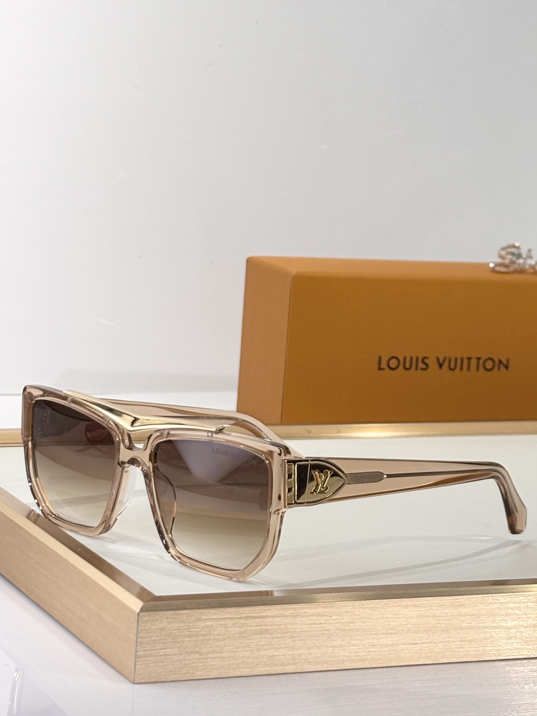  LOUI*
ModZ2701U
SIZE57-18-145
