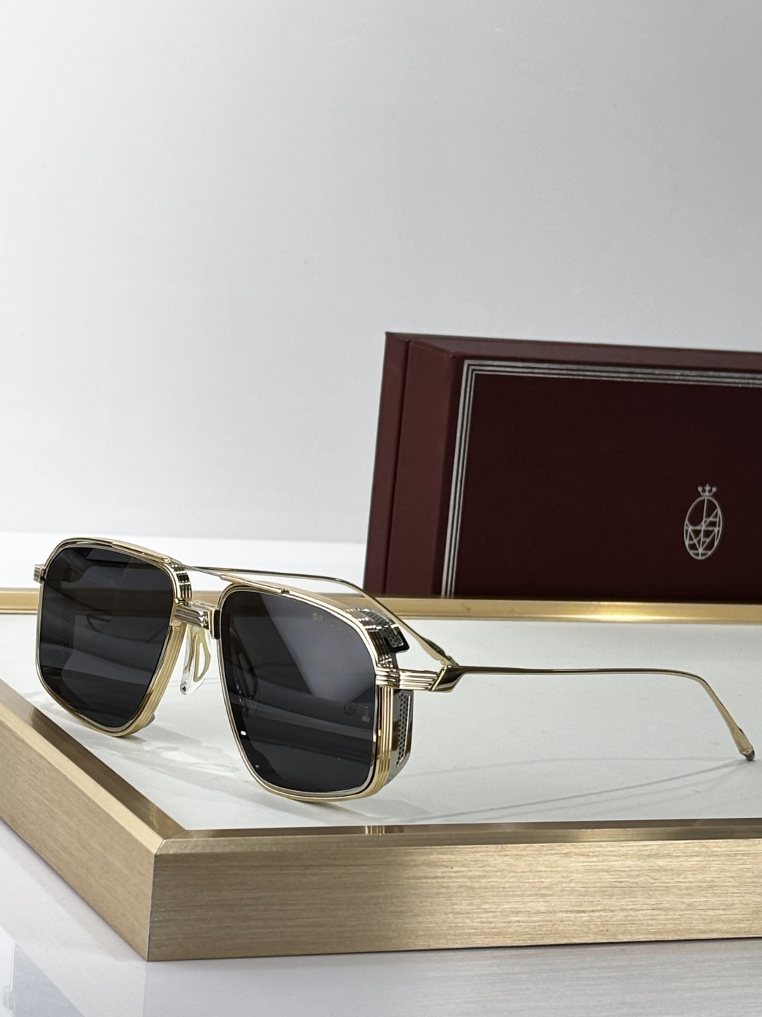  十周年系列：JAGGER
JACQUES MARIE MAGE
MODEL：JAGGER
SIZE：5