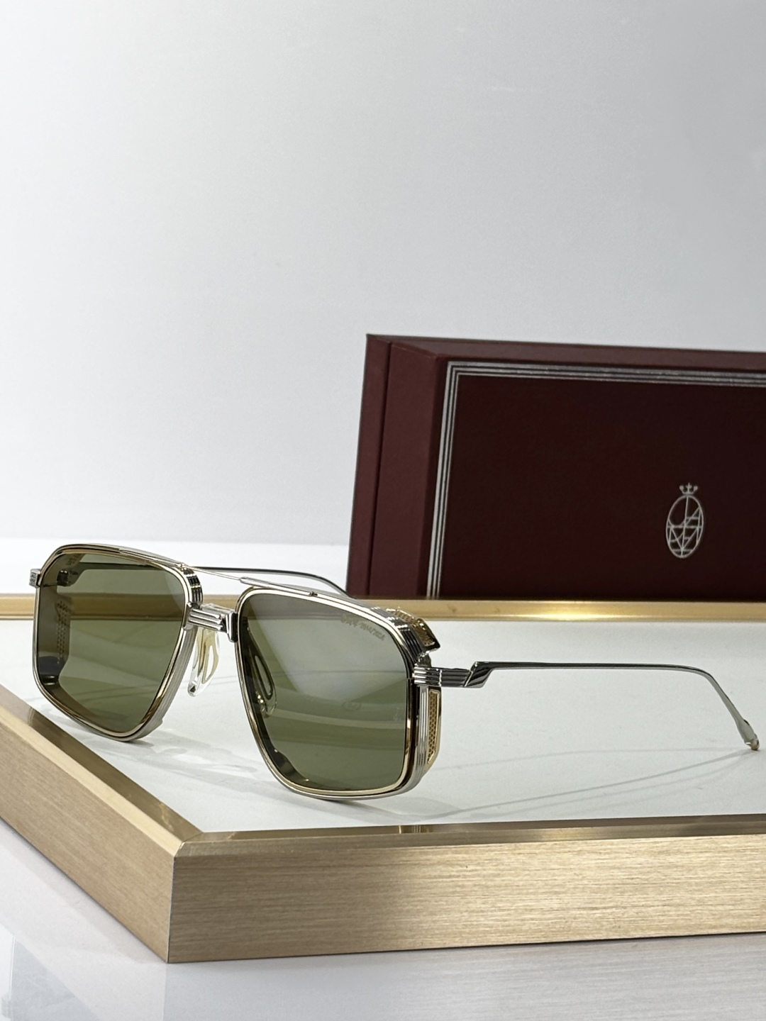  十周年系列：JAGGER
JACQUES MARIE MAGE
MODEL：JAGGER
SIZE：5