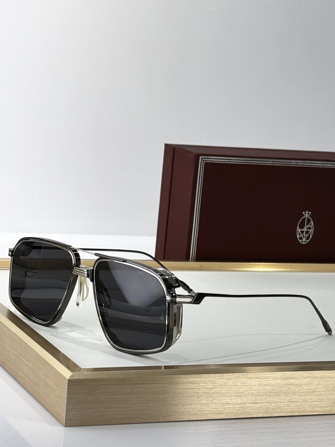  十周年系列：JAGGER
JACQUES MARIE MAGE
MODEL：JAGGER
SIZE：5