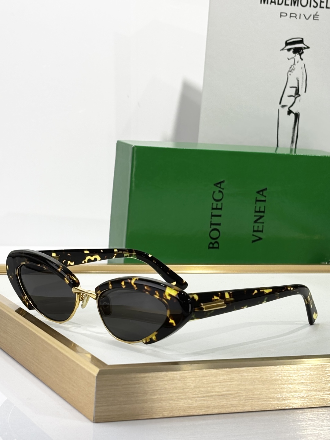  Bottega Veneta
MODEL：BV1387S
SIZE：  54 口17- 140
