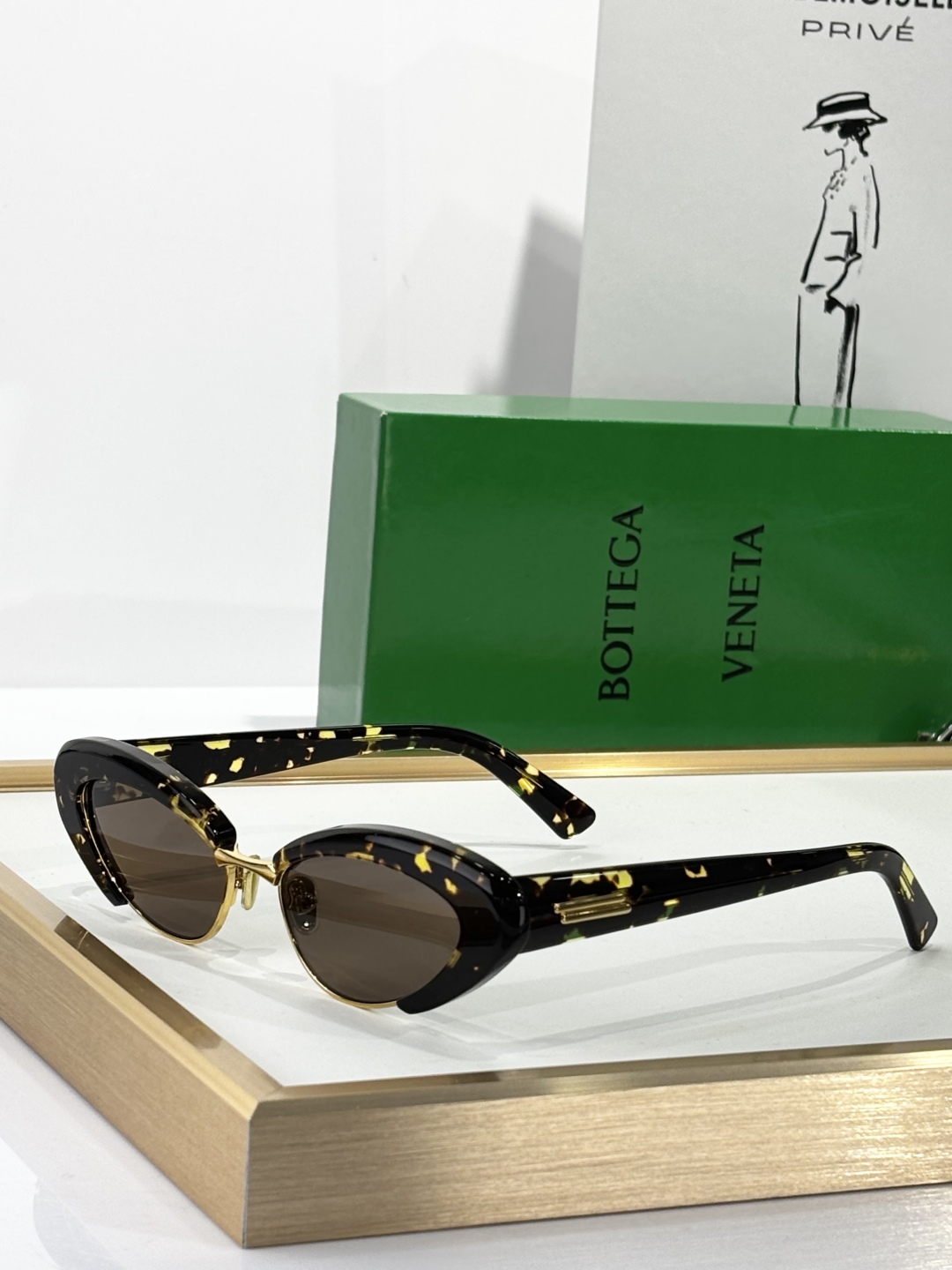  Bottega Veneta
MODEL：BV1387S
SIZE：  54 口17- 140
