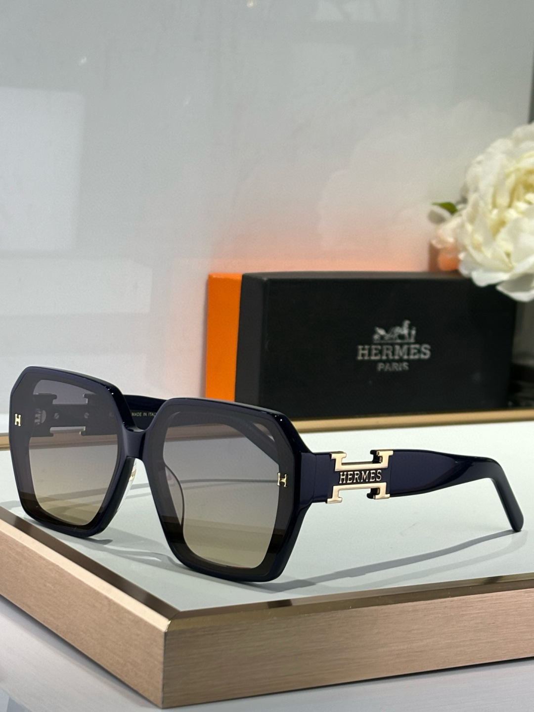  HERMES
经典款
MOD：HS1906
size：56-20-145
