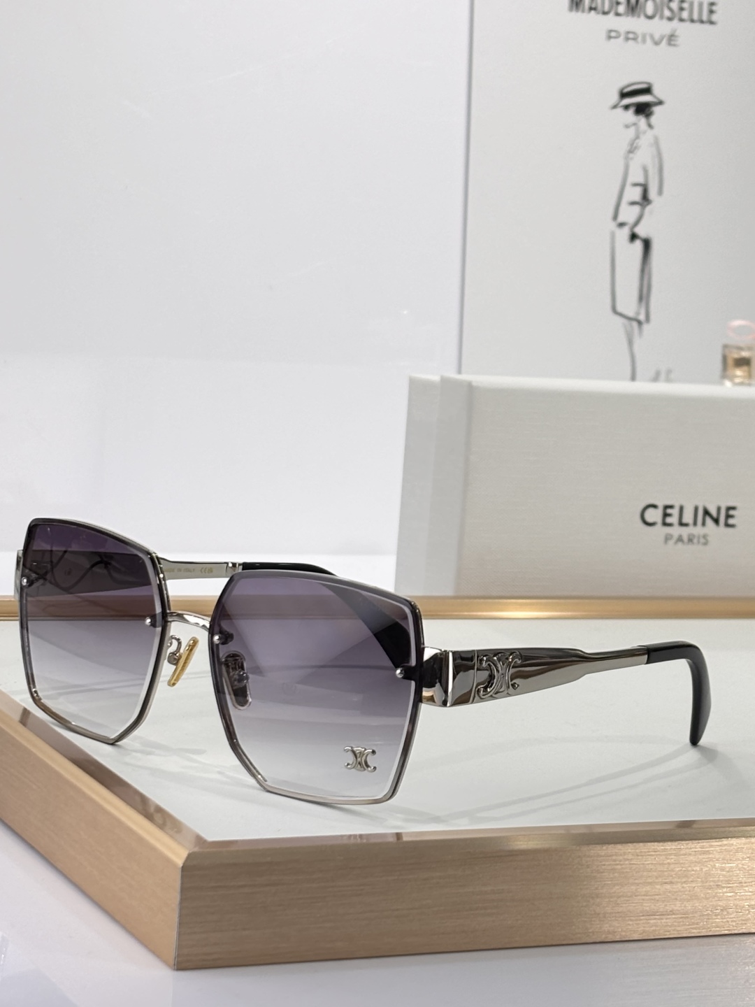  Celin*凯旋门
MODCL42118U
Size62-12-145

