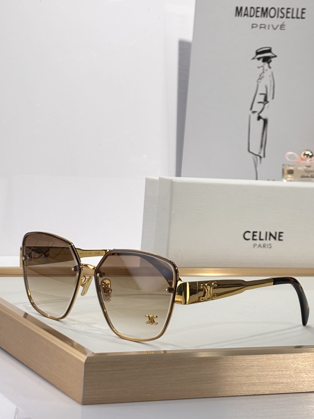  Celin*凯旋门
MODCL42119U
Size62-14_145
